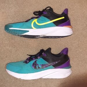 Nike Star Runner 04Mens Shoes sz. 7y